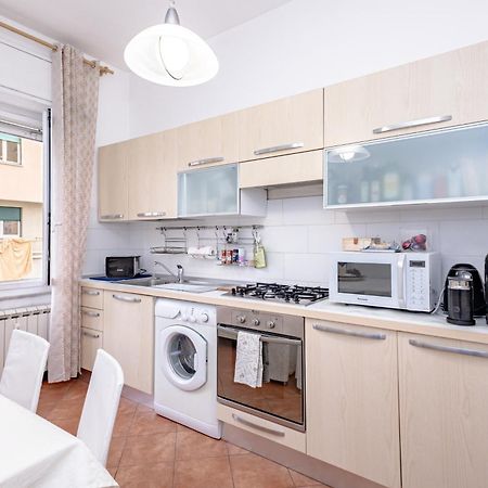 Dolce Casa Di Sve Vicino La Stazione Apartment Генуа Екстериор снимка