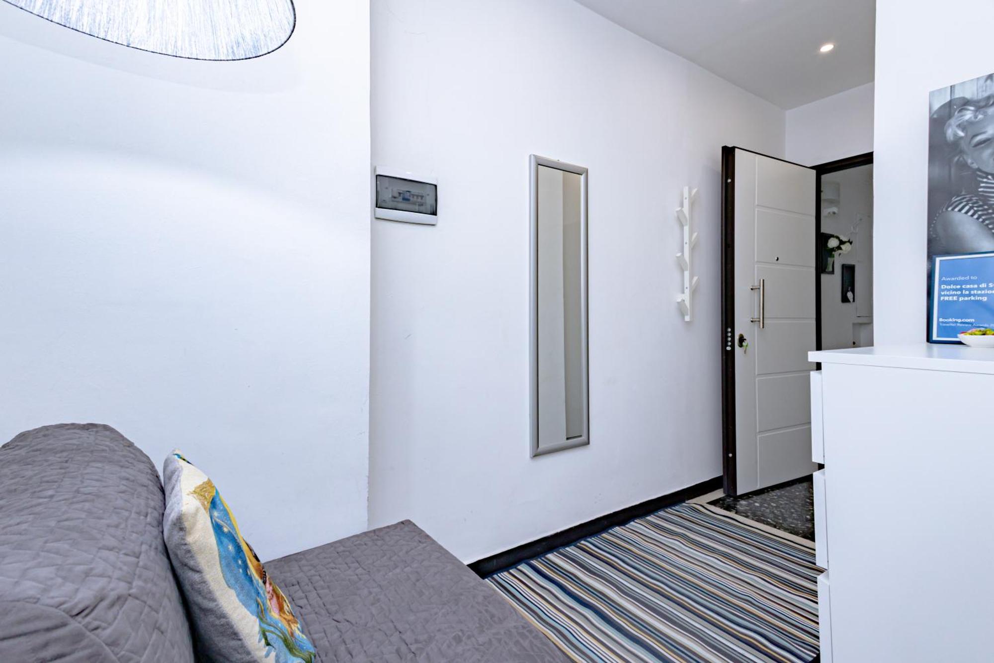 Dolce Casa Di Sve Vicino La Stazione Apartment Генуа Екстериор снимка